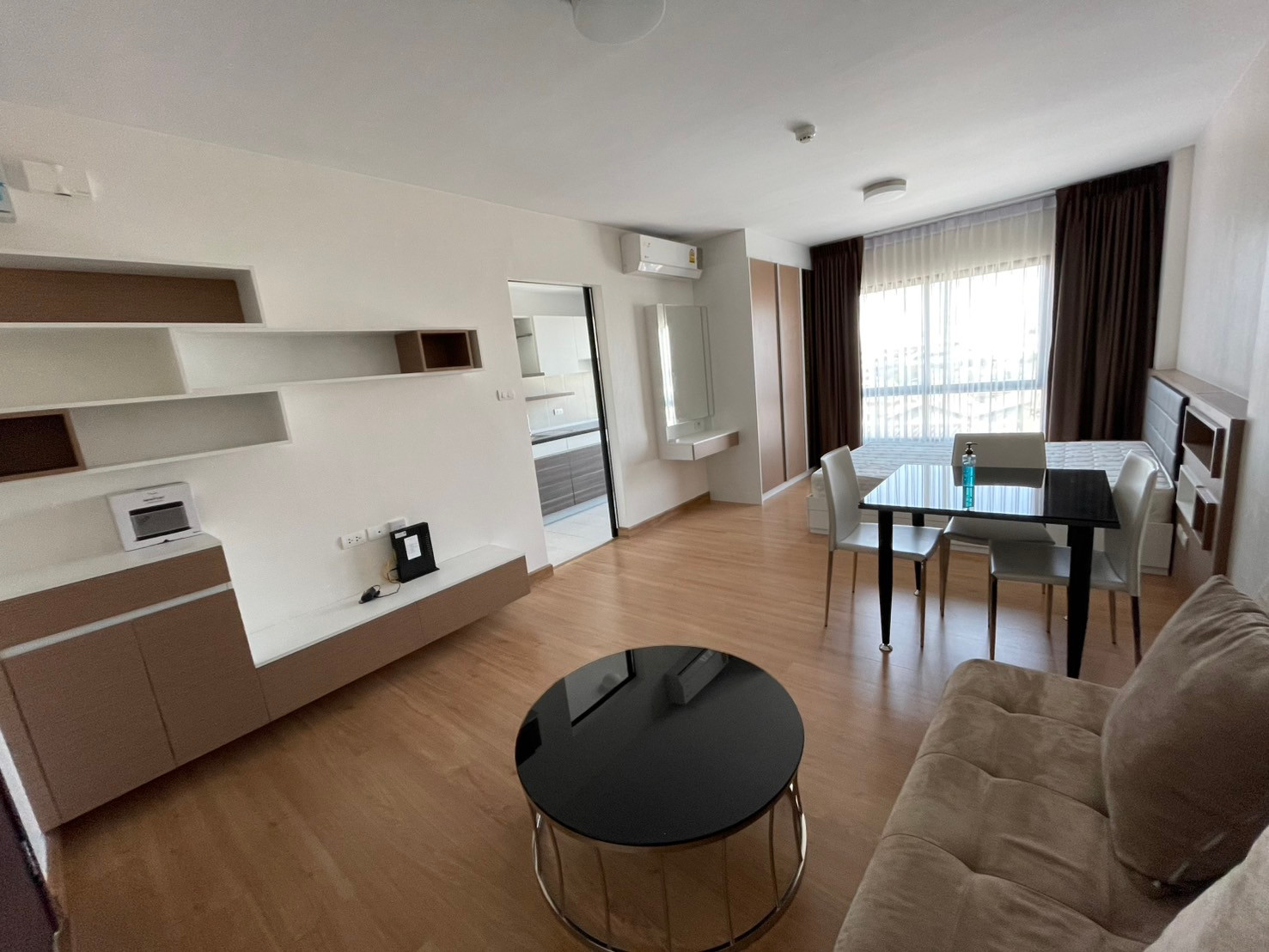 P-42503 Beautiful condo with stunning city views at Supalai City Resort Bearing (Sukhumvit 105)! 1-bedroom unit, 33 sqm on the 7th floor, fully furnished and ready to move in! P-42503 Beautiful condo with stunning city views at Supalai City Resort Bearing (Sukhumvit 105)! 1-bedroom unit, 33 sqm on the 7th floor, fully furnished and ready to move in!