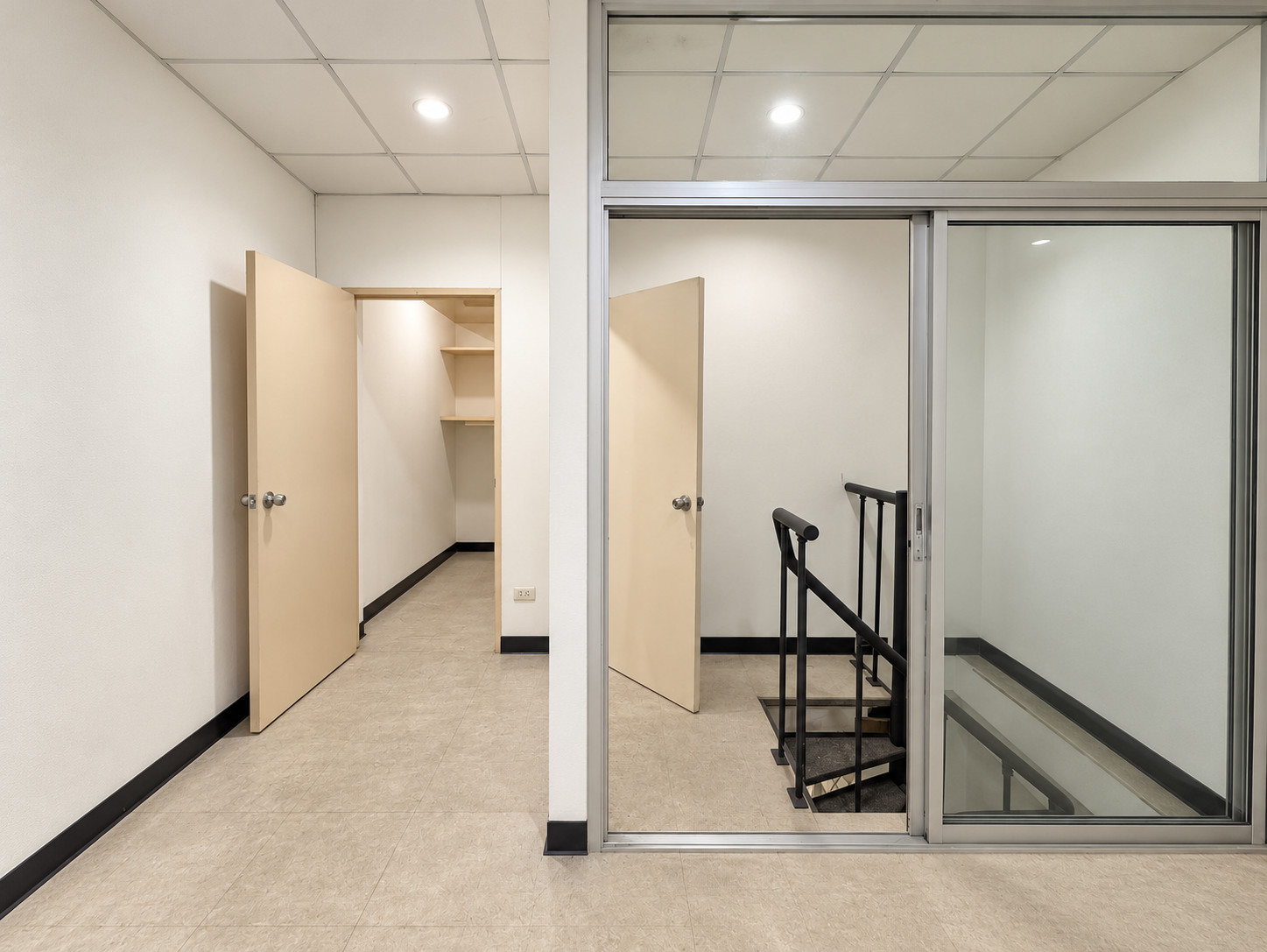 3 Story Shophouse For Rent in Silom BTS Sala Daeng for Restaurant, Spa – รูปที่ 3