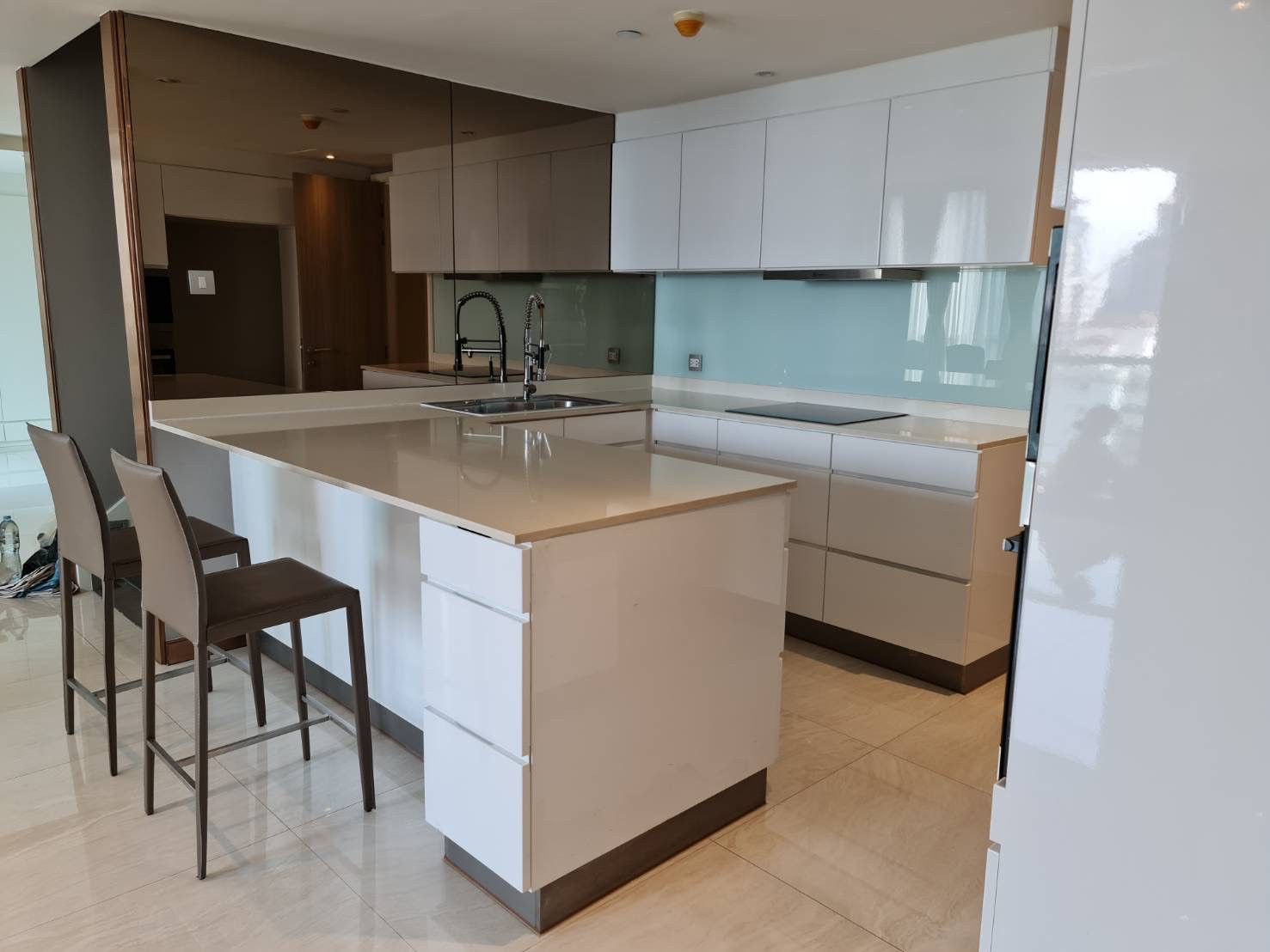 Luxurious condo for rent, H Sukhumvit 43, meets the needs of a superior life in the heart of the city. Big room, beautiful open view, very livable, many Japanese neighbors. Luxurious condo for rent, H Sukhumvit 43, meets the needs of a superior life in the heart of the city. Big room, beautiful open view, very livable, many Japanese neighbors.