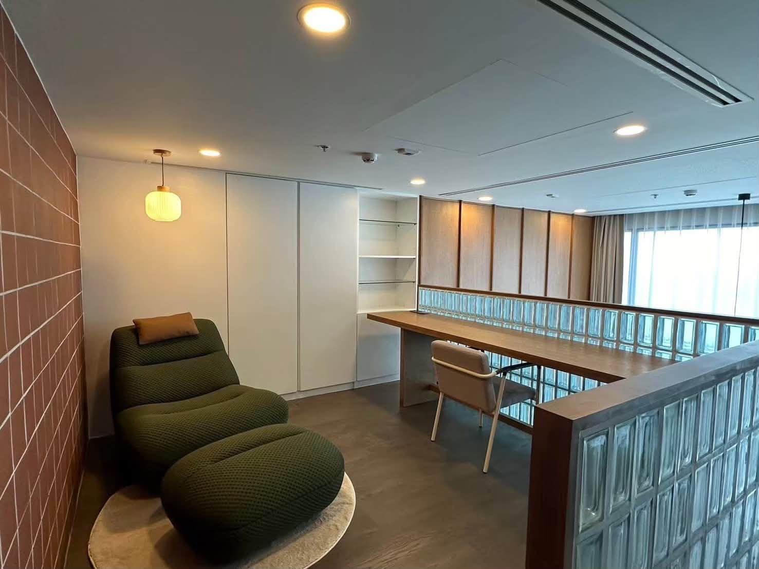 ขาย คอนโด พาร์ค ออริจิ้น จุฬา-สามย่าน ห้องแต่งสวยโดย Interior Designer ในสไตล์ Mid-Century Modern พร้อมเข้าอยู่ – รูปที่ 4