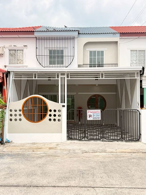 🏡✨ 2-story townhouse for sale, Kittichai Villa 11 Village, Nong Chok.