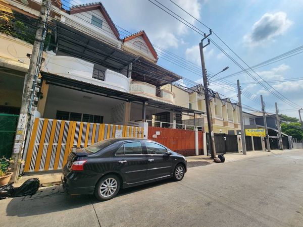 🏠 Townhome for sale, 3 and a half floors | Lat Phrao 101, Intersection 46 ✨ Wide house, price lower than the market🔥