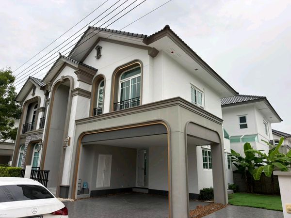 ✨ บ้านเดี่ยวหลังใหญ่ สไตล์ Classic Modern ตกแต่งสวยโทนอบอุ่น บ้านใหม่พร้อมอยู่ ฟังก์ชันครบถึง 5 ห้องนอน เหมาะสำหรับครอบครัวใหญ่ หรือผู้ที่ต้องการบ้านหรูพร้อมพื้นที่ทำงานส่วนตัว 🤍 