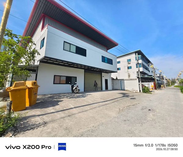 Warehouse with office for rent, Soi King Kaew 37, near Suvarnabhumi Airport.
