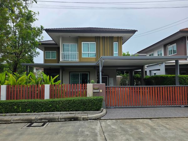 Modern 4-Bed Corner House with Expansive Garden in Koh Kaew (THB 58K/mo)