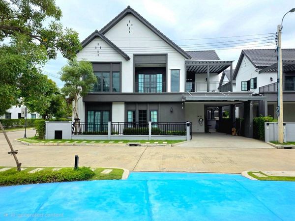 ปล่อยเช่า บ้าน Centro บางนา แปลงหน้าสวน 4 ห้องนอน ตกแต่ง Modern
