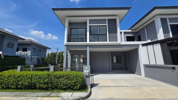 Corner plot house, price only 5.99 million baht! Lumpini Town Place Rama 2–Tha Kham (Lumpini Town Place Rama 2–Tha Kham) 2-story semi-detached house.