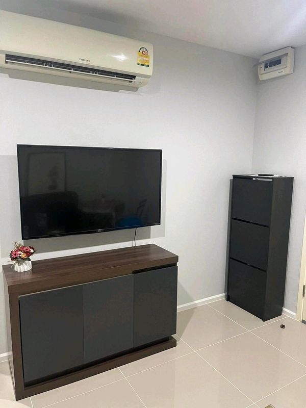 ✨🚇 Beautiful room, open view, no blocking buildings, opposite Central Rama 9, close to MRT, only 350 meters, complete with furniture and electrical appliances.