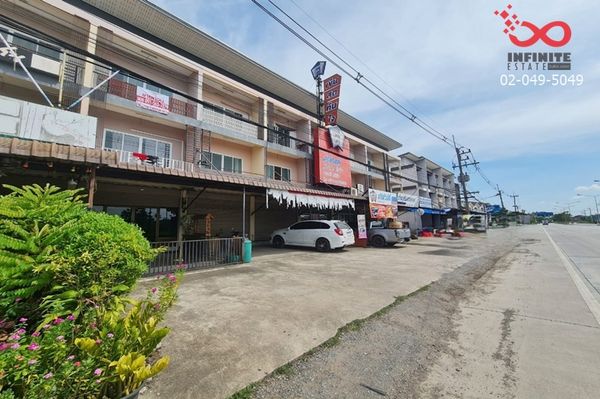 ขายอาคารพาณิชย์ 3 ชั้น 21 ตร.ว. ติดถนนสุพรรณิการ์ เมืองนครนายก