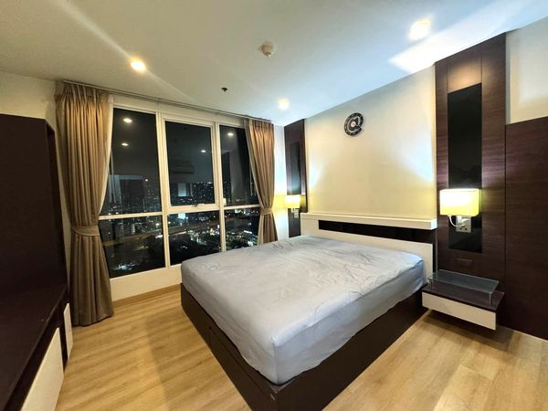 📍 𝐏-𝟏𝟑𝟗𝟔𝟗𝟗 | FOR RENT The Complete Narathiwas Spacious 56 Sq.m. 2 Parking Slots Included Near BRT Thanon Chan 𝟐𝟐,𝟎𝟎𝟎 THB/mo. | Line ID: @easycondoplus | 099-229-6397