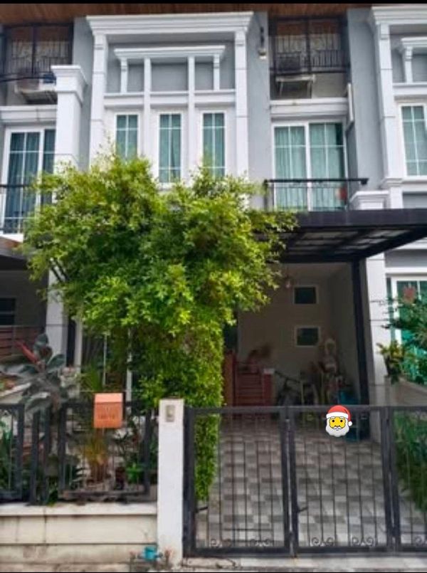 🏡2-story townhome for rent, Golden Town 3, Kaset Nawamin – Lat Phrao, Soi Nawamin 42, Intersection 27, 3 bedrooms, 2 bathrooms 🐶 Not accepting pets. Except for no more than 1 small breed dog 💰 Rent 27,000 baht/month