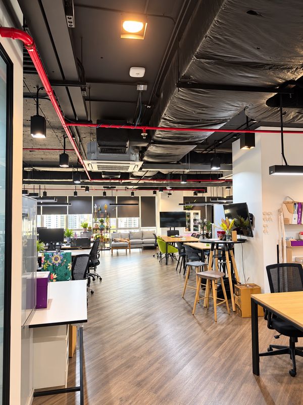 Office space for rent Richmond Building, Soi Sukhumvit 26, in the heart of Phrom Phong.