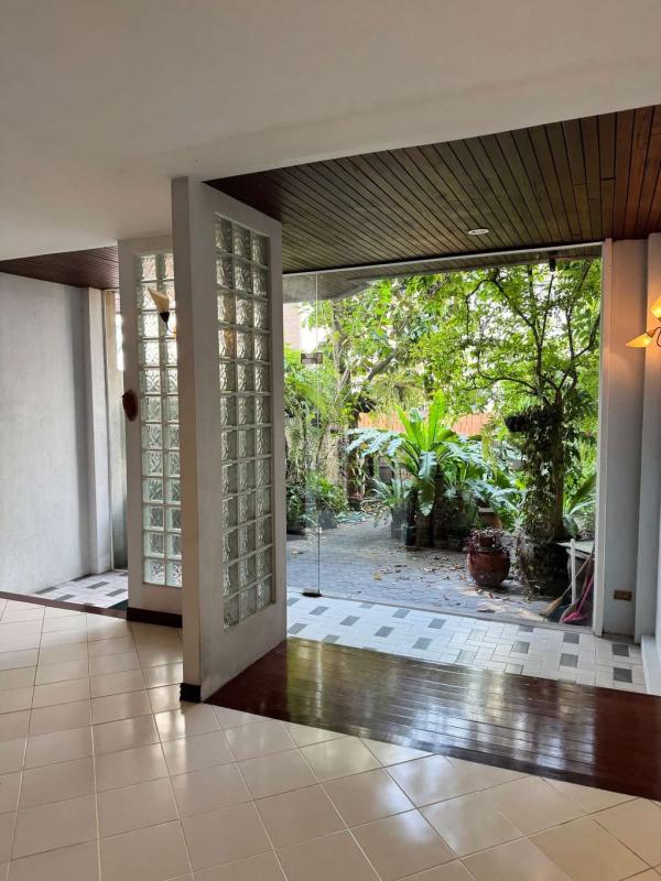 Townhouses for rent in Soi Thonglor 7 (2 units) / 12 Bedrooms (FOR RENT) GNG330