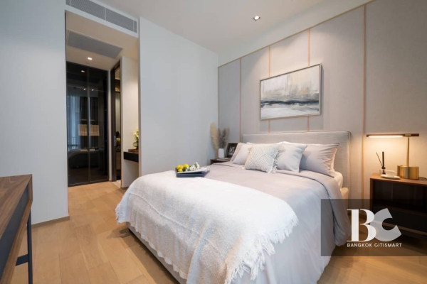 ให้เช่า 2 Bed 3 Bath 90 ตร.ม. ห้องรวม 2 ยูนิต ฝ้าสูง 3 ม. ชิดลม | 28 Chidlom | 98,000 บาท/เดือน