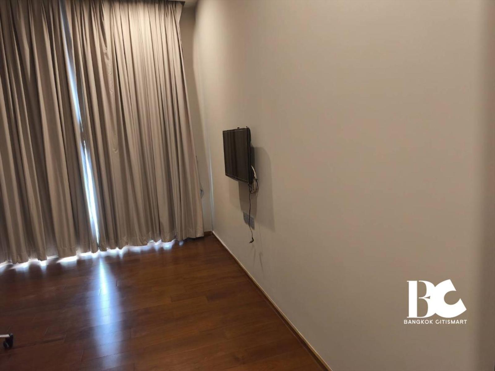 For rent, 2 Bed 2 Bath, 92.7 sq m, 2 bedrooms, largest, ceiling height 3 m. | Quattro by Sansiri | 70,000 baht/month