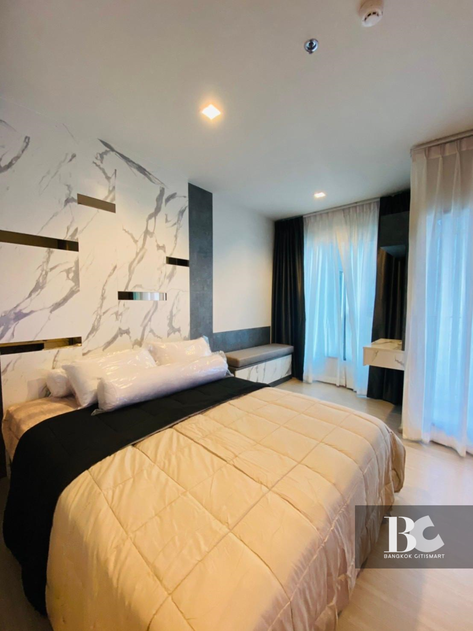ให้เช่า Studio 25 ตร.ม. งบ 17,000 ใกล้ Central Rama 9 | Life Asoke-Rama 9 | 17,000 บาท/เดือน