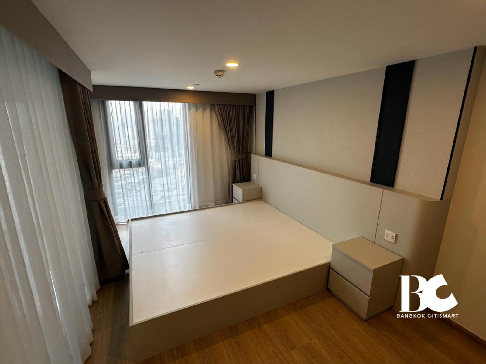 ให้เช่า 1 Bedroom Plus Vertiplex 35.8 ตร.ม. ใกล้ MRT ศูนย์สิริกิติ์ | LIFE Rama 4 - Asoke | 39,000 บาท/เดือน