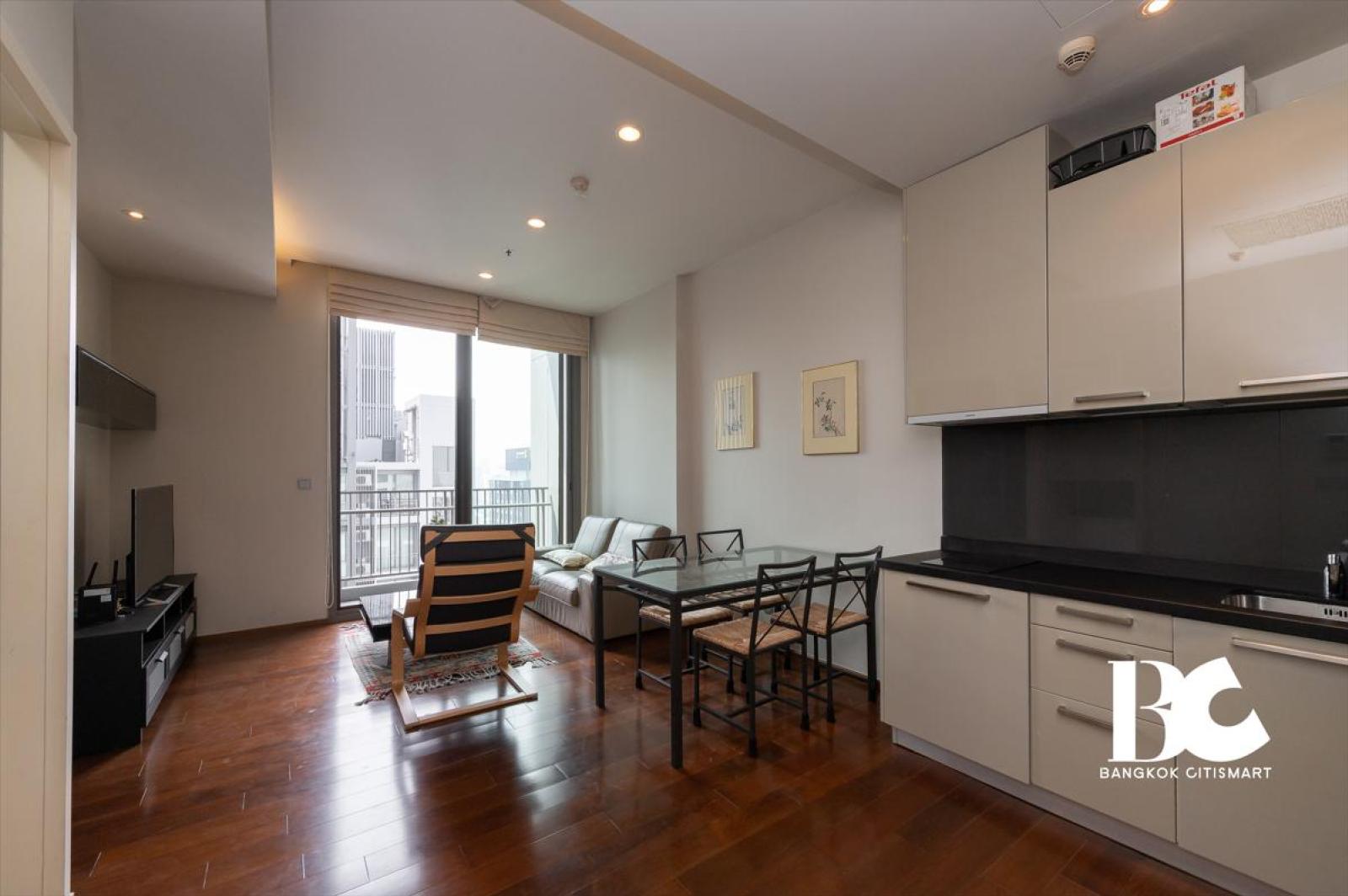 ให้เช่า 1 Bed 53 ตร.ม. ฝ้าสูง 3 ม. ใกล้ Fifty Fifth ทองหล่อ | Quattro by Sansiri | 50,000 บาท/เดือน