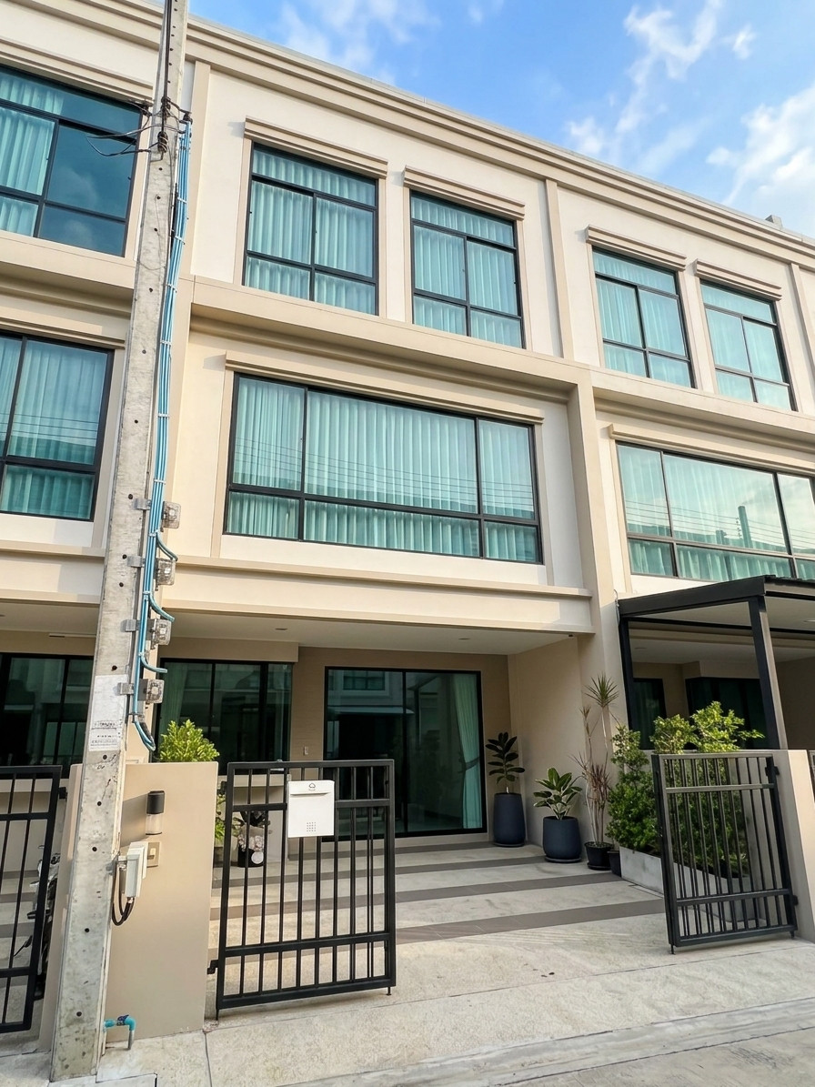 Townhouse for rent Q Prime Sukhumvit 77 | 3 floors | 185 sq m. | 3 bedrooms, 4 bathrooms | Ready to move in Townhouse for rent Q Prime Sukhumvit 77 | 3 floors | 185 sq m. | 3 bedrooms, 4 bathrooms | Ready to move in