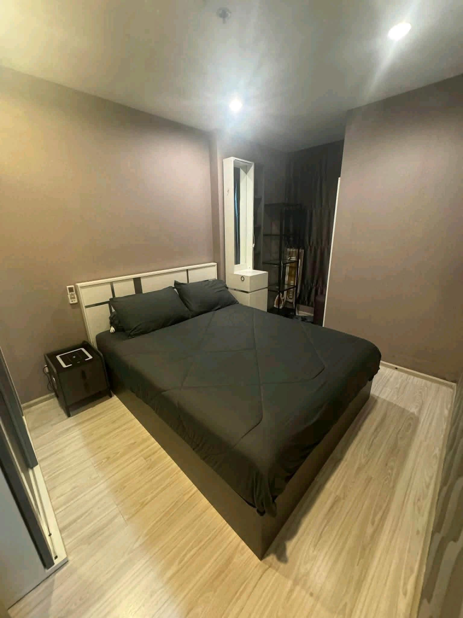 IDEO MOBI WONGSAWANG INTERCHANGE Rooftop Garden, a relaxing garden on the rooftop, beautifully decorated, high city view. Complete electrical appliances, 2 Smart TVs with washing machine and dryer. Make an appointment to see the actual room now!
