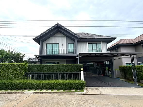 Single house for rent PAVE Bangna in Samutprakarn - 4 bedrooms