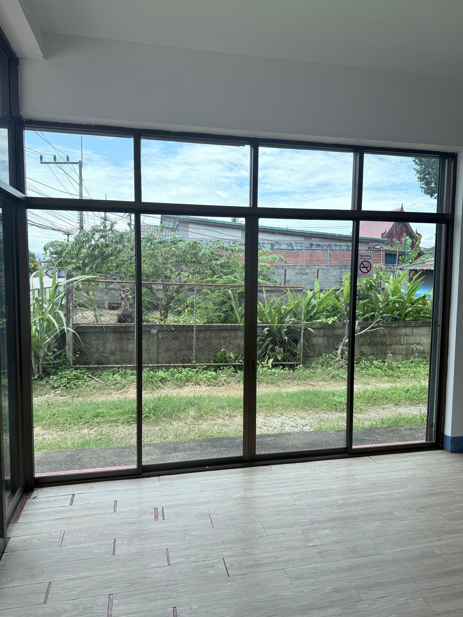 Commercial building for sale, 3 floors, 2 units, area 1 ngan 24 sq m, location next to the main road, Ban Saeo Subdistrict, Chiang Saen District, Chiang Rai Province (with office tenants and balcony overlooking the Mekong River) – รูปที่ 3