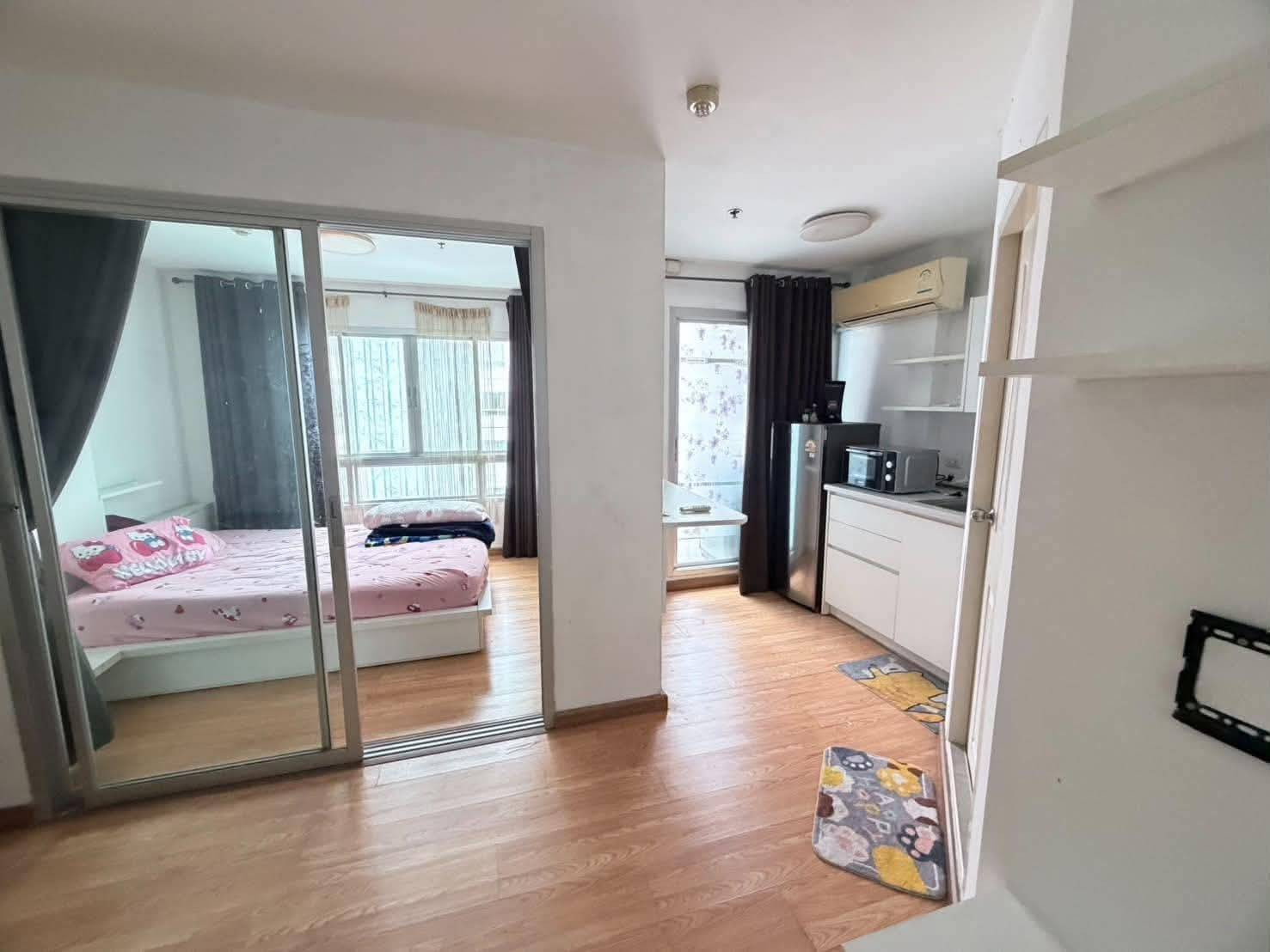 Selling very cheap!! Condo The Trust Residence Pinklao, fully furnished, prime location, close to Central Pinklao, just 1 minute. Selling very cheap!! Condo The Trust Residence Pinklao, fully furnished, prime location, close to Central Pinklao, just 1 minute.