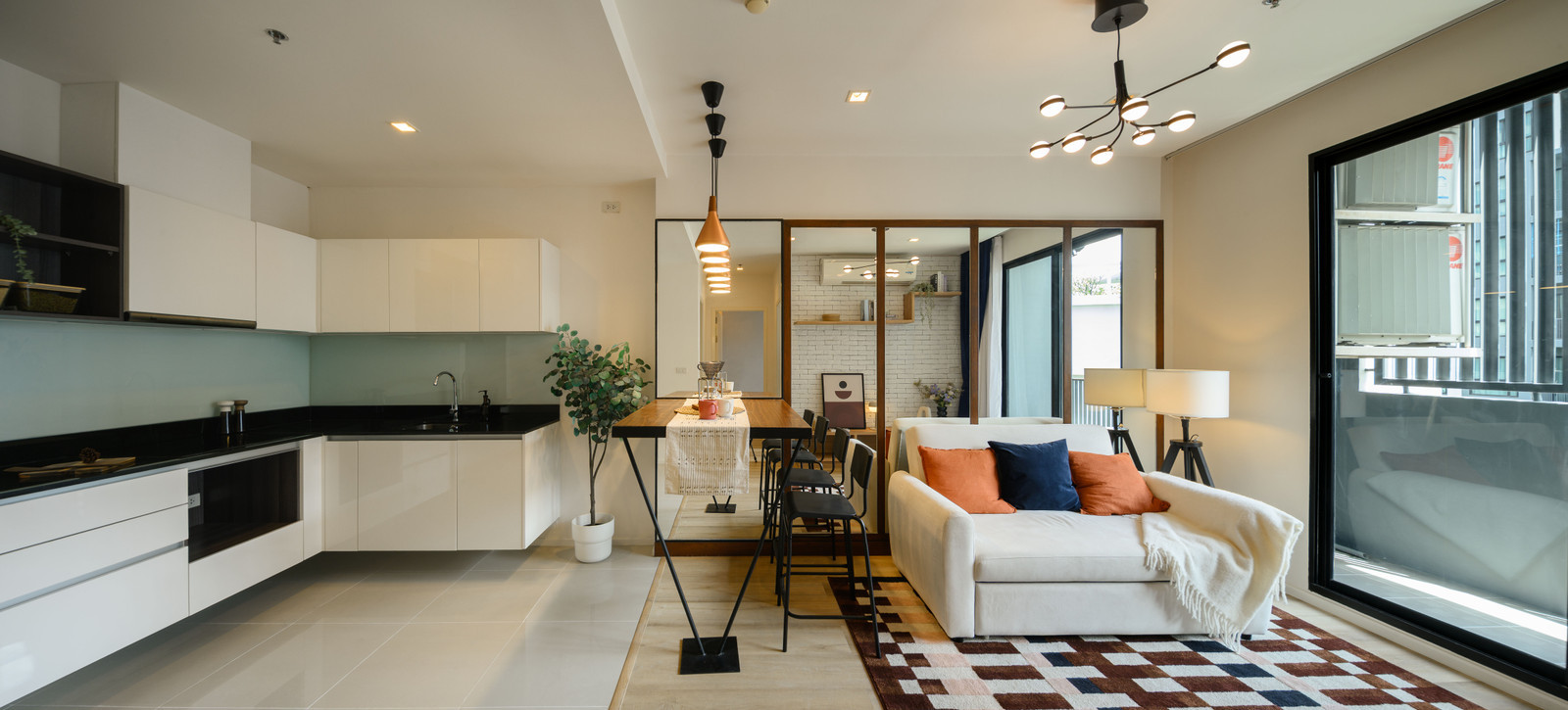 The  is selling it himself. Condo near MRT. Very good price. Good value for rent. Just recently completed, you can make an appointment to view it.