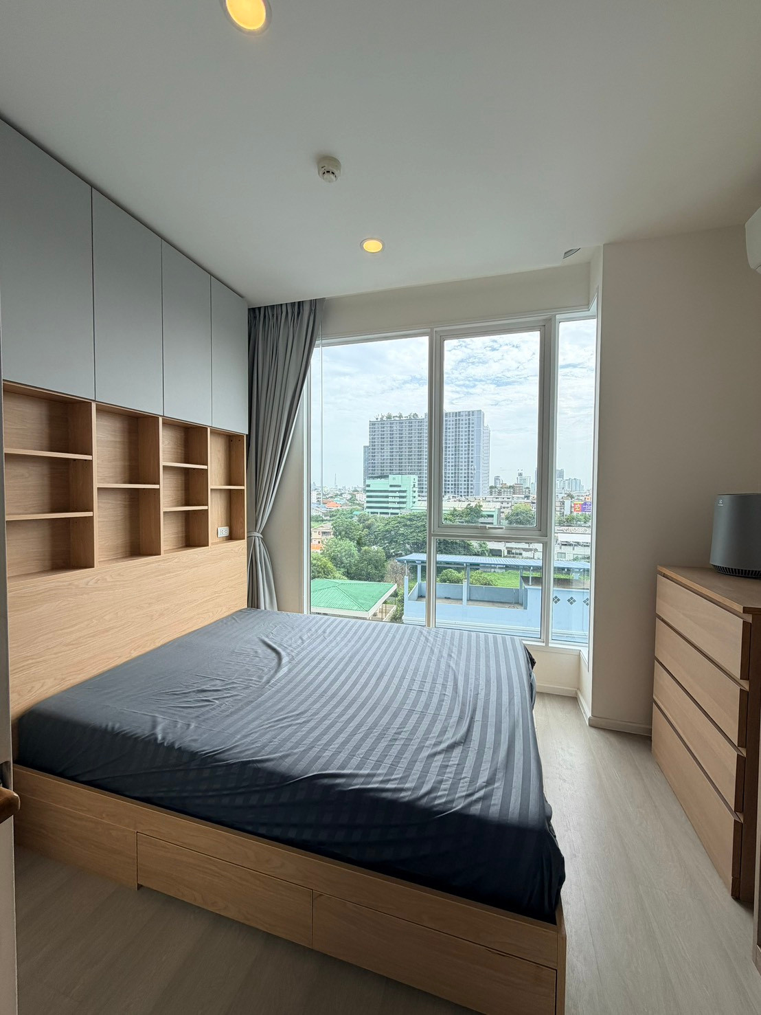 *** Condo for rent : De Lapis Charan 81 near MRT Bang Phlat ***