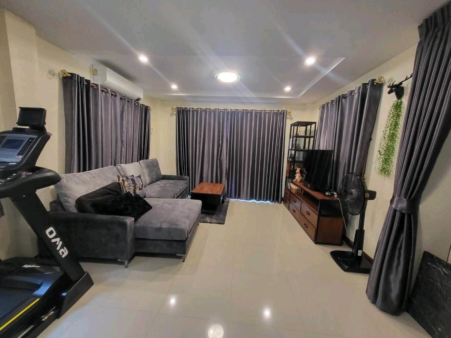 Semi-detached house near MEGA BANGNA ✨🏡 🐶 Pets welcome. If registering a company, add 3,000 baht/month, Bang Kaeo location, convenient travel, connecting Bangna-Trad, Srinakarin and the expressway in many routes, close to shopping malls, schools and hospi – รูปที่ 3