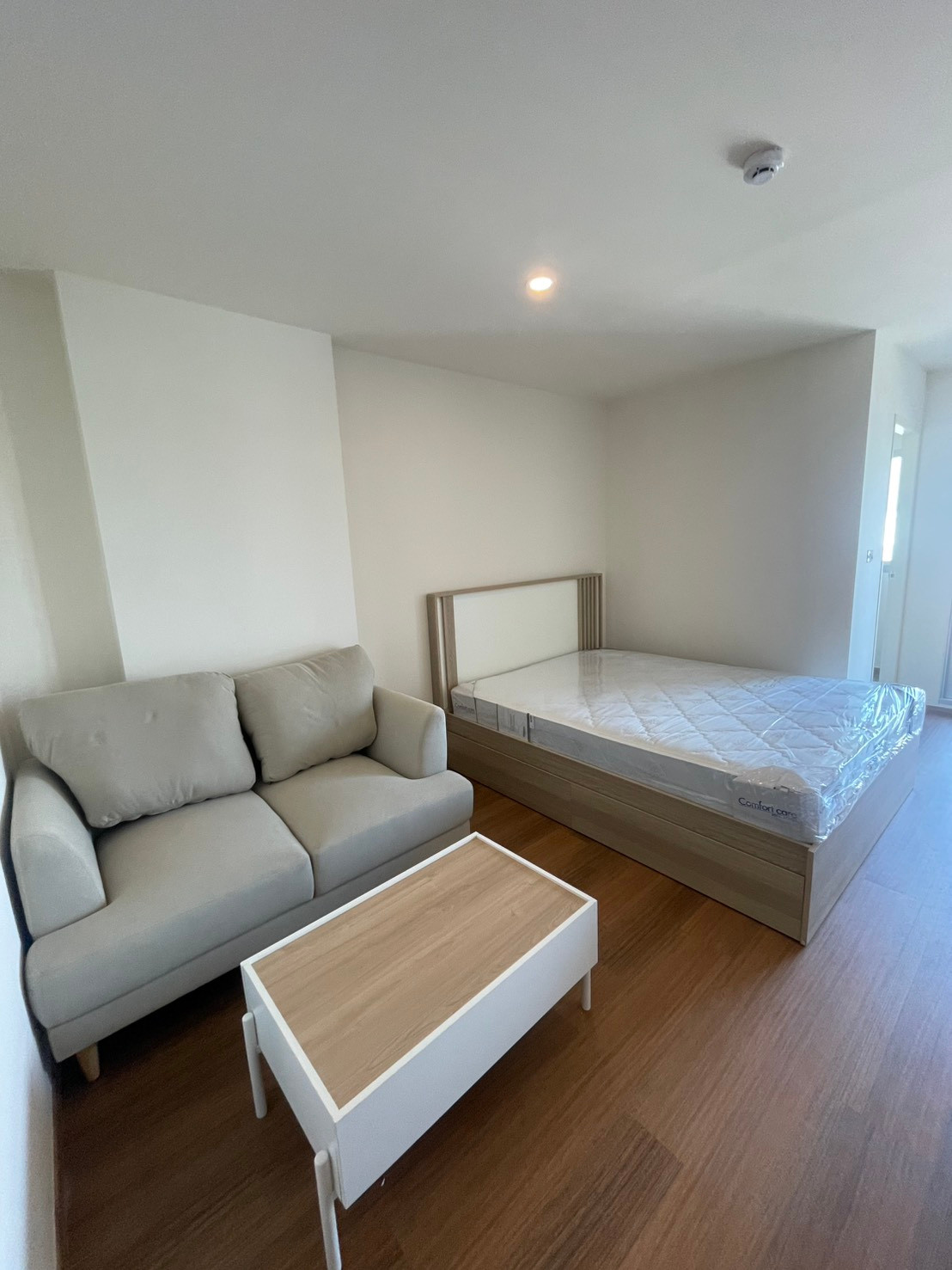 For rent, Lumpini Condo Town Ekkachai 48, Studio room, size 30 sq m, 5th floor, Building A1. For rent, Lumpini Condo Town Ekkachai 48, Studio room, size 30 sq m, 5th floor, Building A1.
