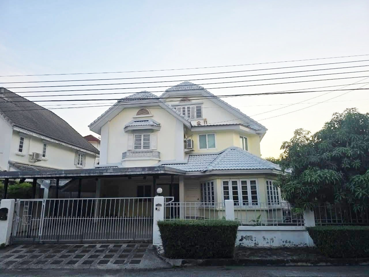2-story detached house for rent, Thararom Village, Ramkhamhaeng 150, Parkway Home, very livable 📲097-2161939