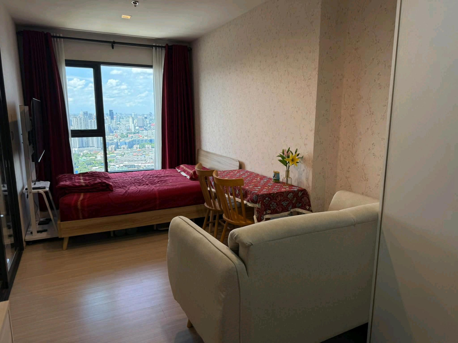 Studio room with Tollway view, city center location, convenient transportation, fully furnished. Move in immediately! – รูปที่ 2