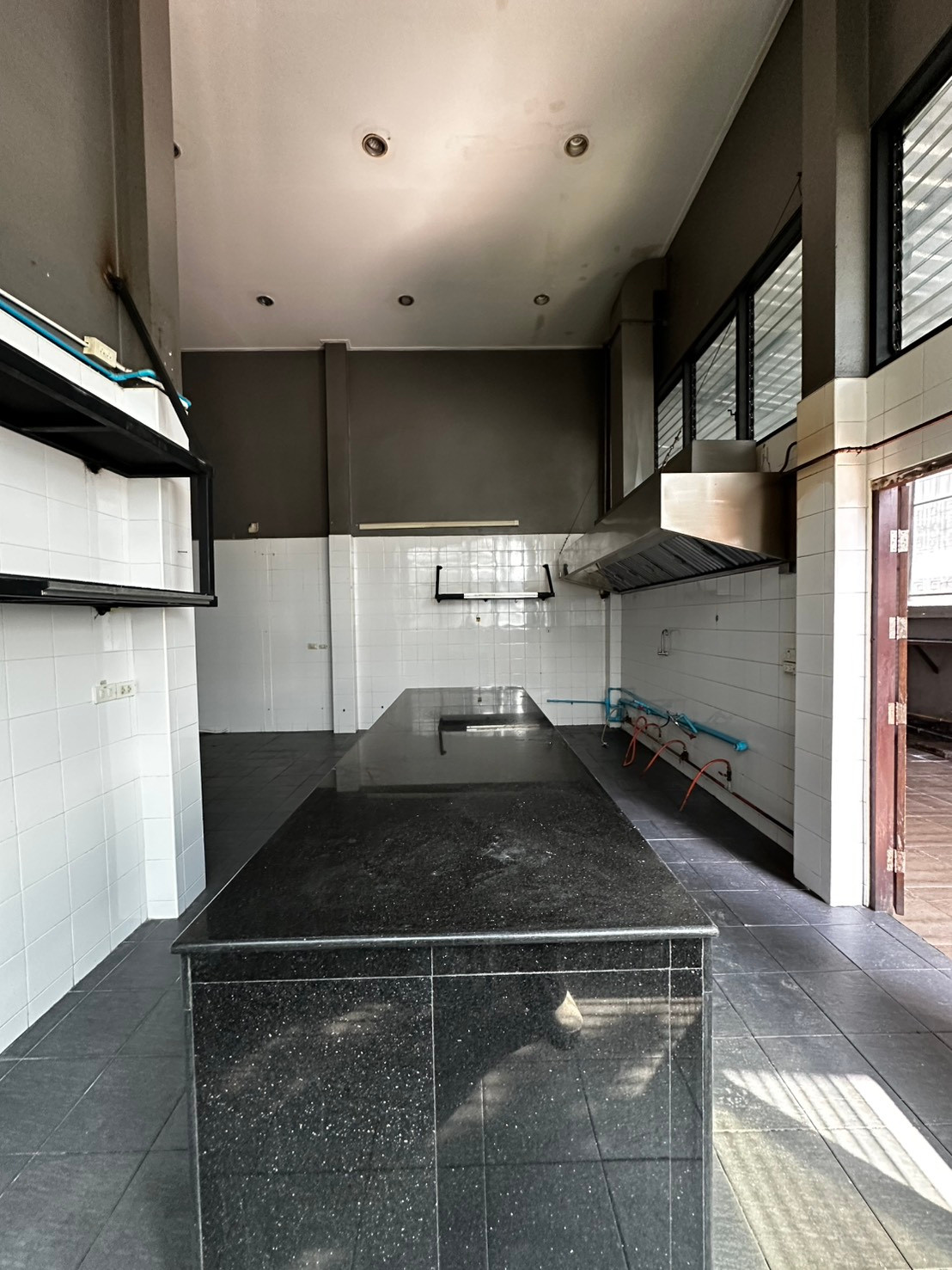 For Rent: Commercial Space in Phatthanakan 20, On Nut 17 and Phatthanakan 30, 240 sq.wah, 300 sq.m. Usable Area, Large Kitchen and Parking, 66,000 THB/Month – รูปที่ 4
