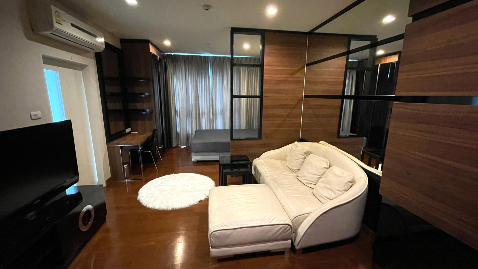 📍 𝐏-𝟏𝟎𝟑𝟒𝟖 | FOR RENT Ivy Thonglor Luxury Condo in Prime Thonglor Best Value! Near BTS Thong Lo 𝟐𝟎,𝟎𝟎𝟎 THB/mo. | Line ID: @easycondoplus | 099-229-6397 📍 𝐏-𝟏𝟎𝟑𝟒𝟖 | FOR RENT Ivy Thonglor Luxury Condo in Prime Thonglor Best Value! Near BTS Thong Lo 𝟐𝟎,𝟎𝟎𝟎 THB/mo. | Line ID: @easycondoplus | 099-229-6397