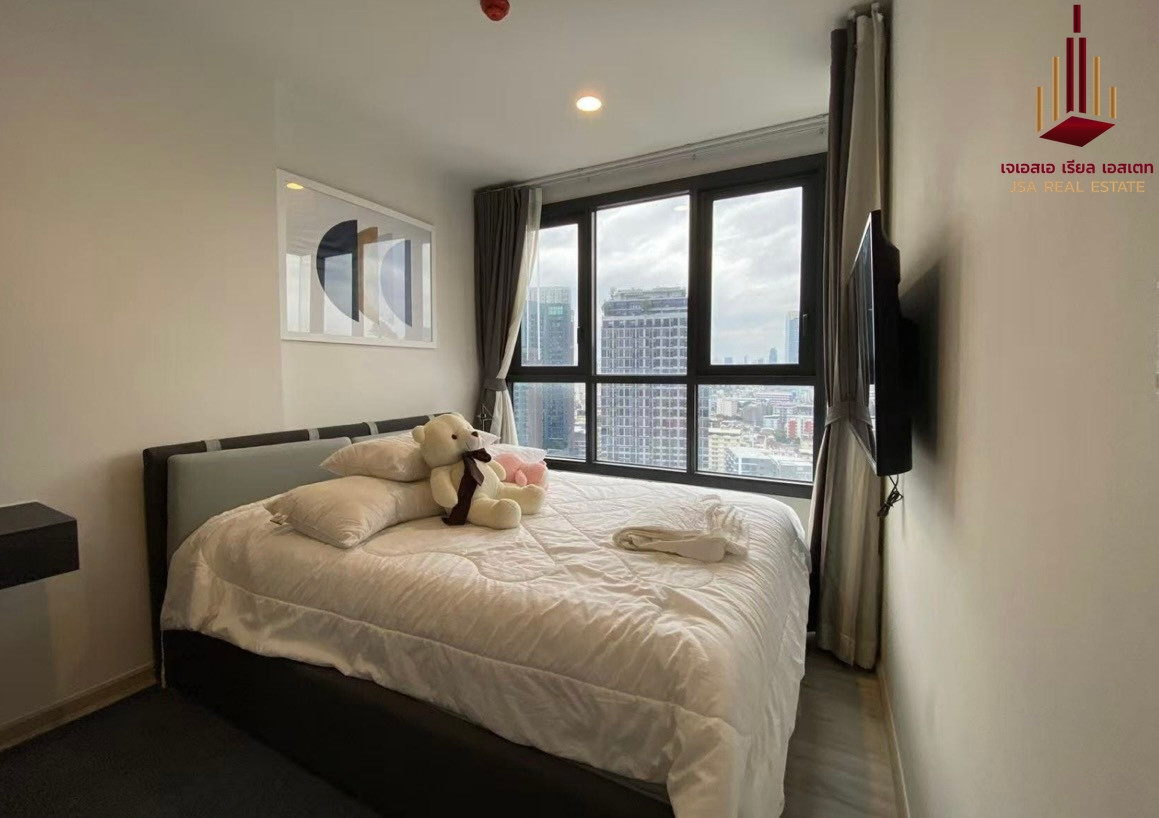 ✨ For Rent: XT Huaikhwang Condo ✨ 💰 Only 18,000 THB/month