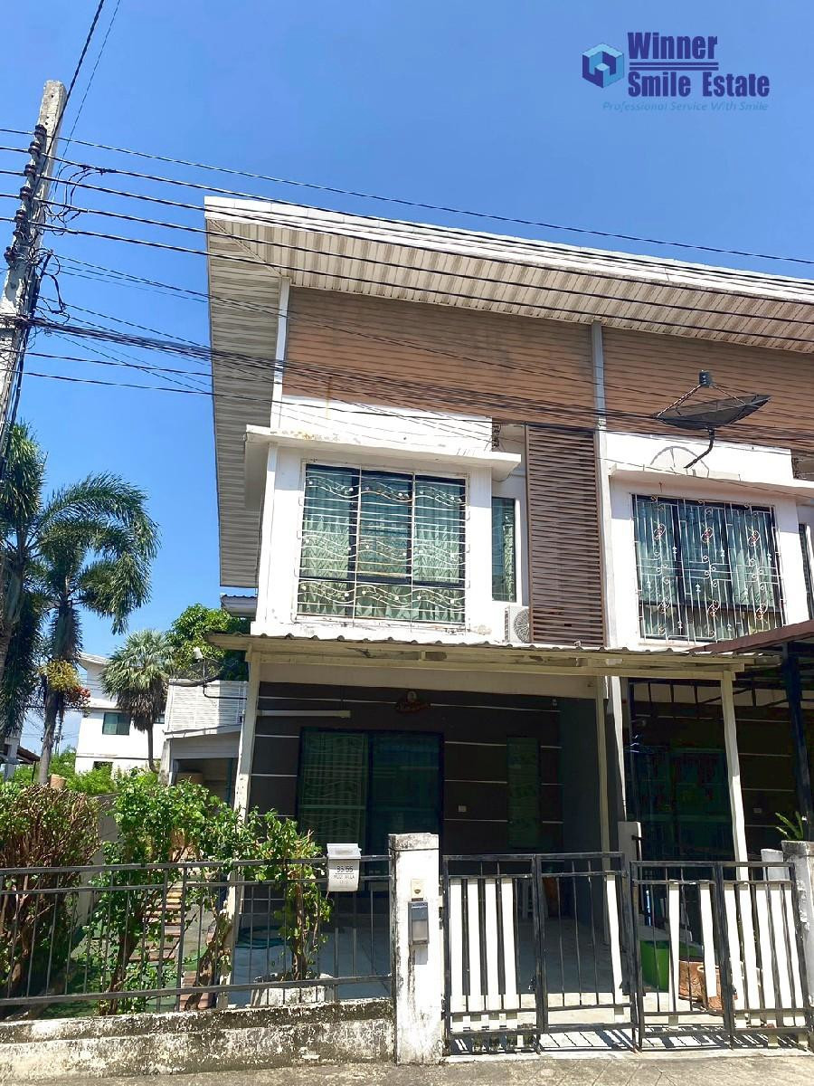Townhome for rent at Modi Villa Bangna KM. 26. Corner unit with a spacious lot, partially furnished. Townhome for rent at Modi Villa Bangna KM. 26. Corner unit with a spacious lot, partially furnished.