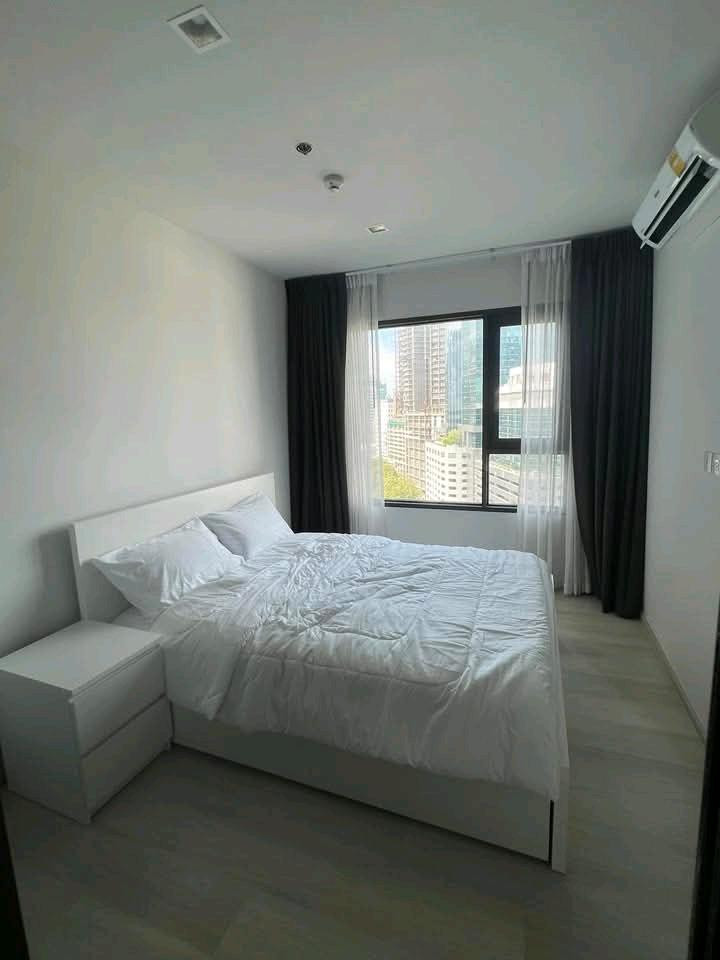 READY TO MOVE IN | FOR RENT ✨ LIFE ONE WIRELESS ✨ 🌟 Condo in the heart of Witthayu, premium location, near BTS Ploenchit and luxury department stores, fully furnished, ready to move in. Suitable for working people who want convenience in the heart of Bang