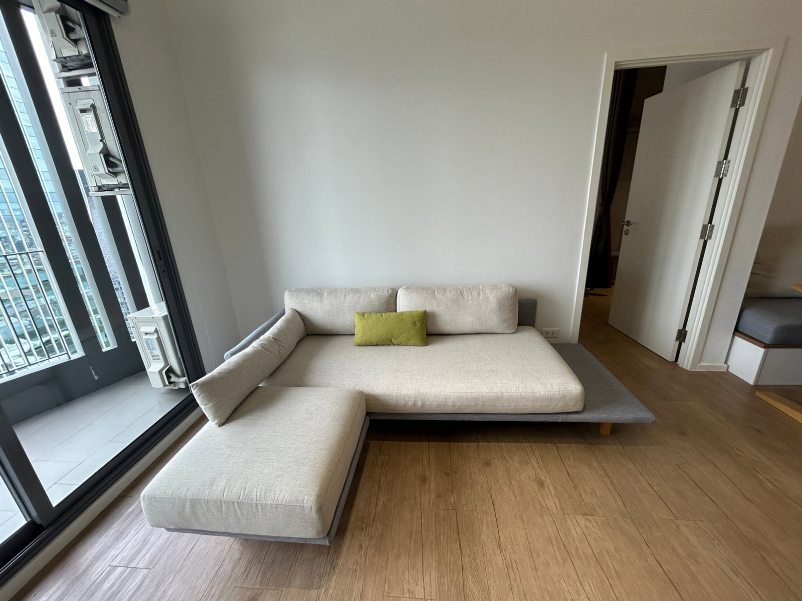 ขายคอนโด Triple Y Residence (ทริปเปิ้ล วาย เรสซิเด้นซ์) 66 ตร.ม. 2 นอน 2 น้ำ ชั้น 29 ใกล้ MRT สามย่าน 300 ม. | For Sale 2 Bed 2 Bath 66 sqm, 29th floor – รูปที่ 4