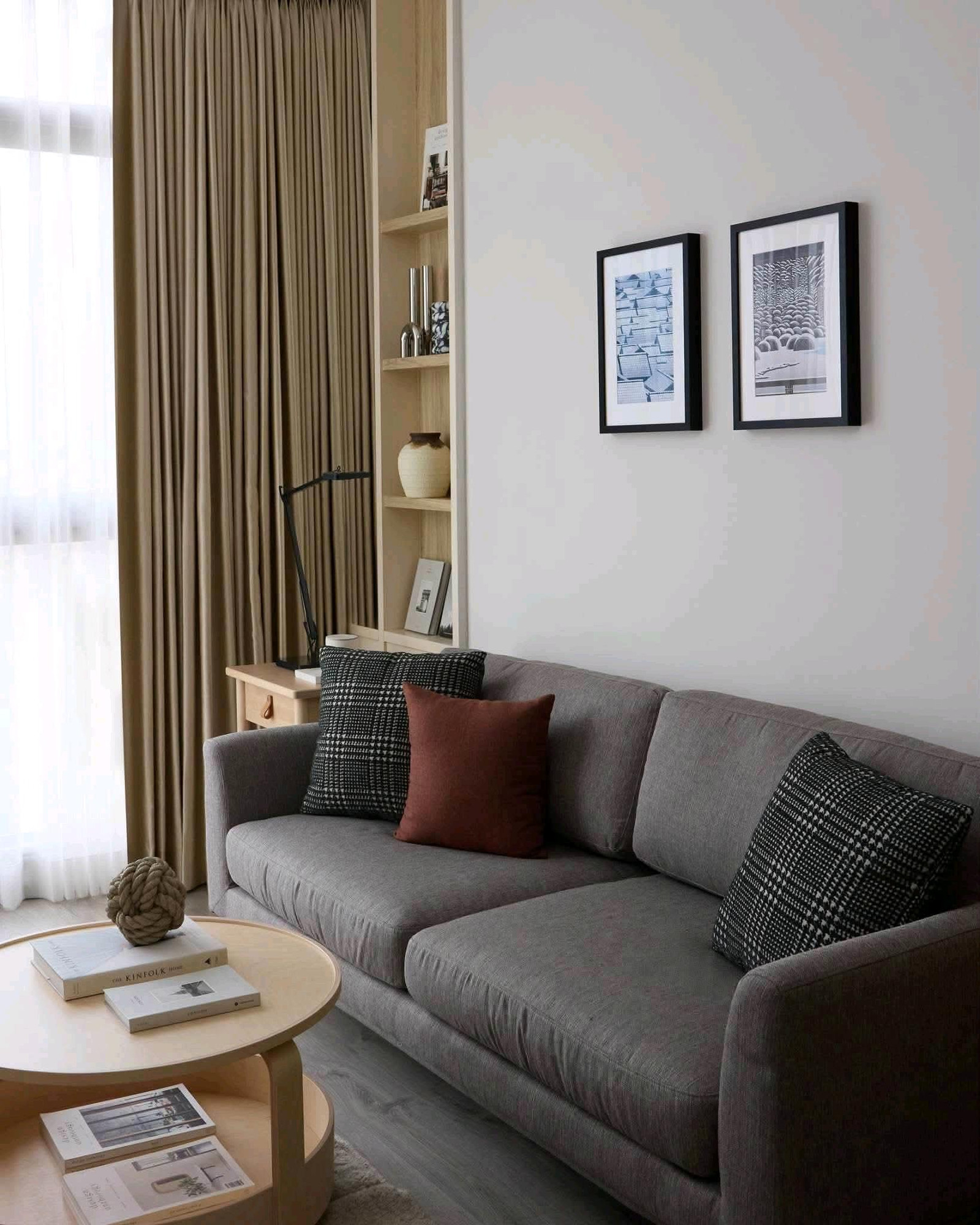 Luxury condo in Ekkamai location, near DONKI and Big C Ekkamai ✨ Beautiful room, fully decorated. Ready to live in the most popular lifestyle area Conveniently connected to Ekamai-Thonglor. Close to restaurants, cafes and shopping. Suitable for working pe