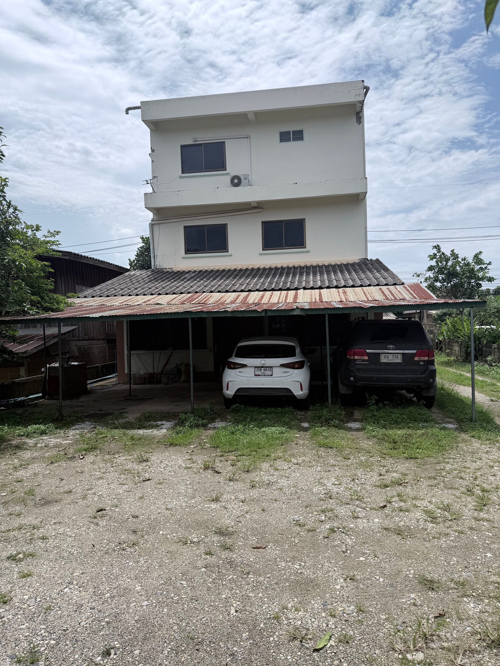 Commercial building for sale, 3 floors, 2 units, area 1 ngan 24 sq m, location next to the main road, Ban Saeo Subdistrict, Chiang Saen District, Chiang Rai Province (with office tenants and balcony overlooking the Mekong River) – รูปที่ 2