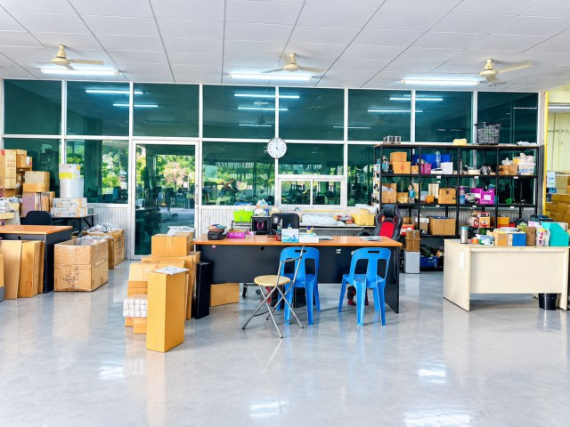 Warehouse an office for rent NakNiwat41-52 in LatPhrao. 1,000 sq.m. 1bed 2bath. Conveniently located just 120 m. from 7-Eleven NakNiwat – รูปที่ 4