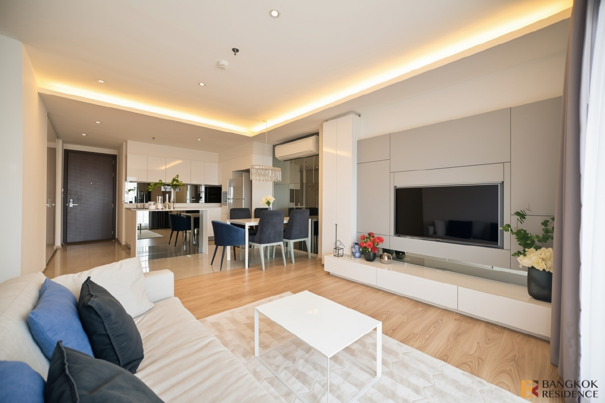 🔥💎 ขายด่วน H Sukhumvit 43 💰 คอนโดหรูใจกลางพร้อมพงษ์ ขายขาดทุน! Layout หายาก 2BR 74.25 ตร.ม. เพียง 9.5MB 