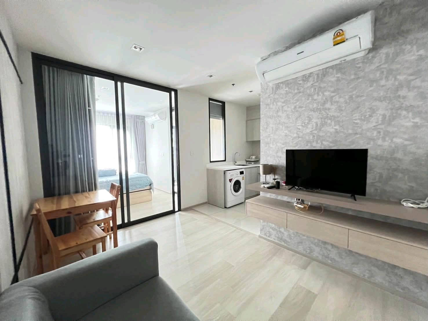 ✨ Luxury condo in the heart of the city, 36th floor, Baiyoke view, near BTS Ploenchit.