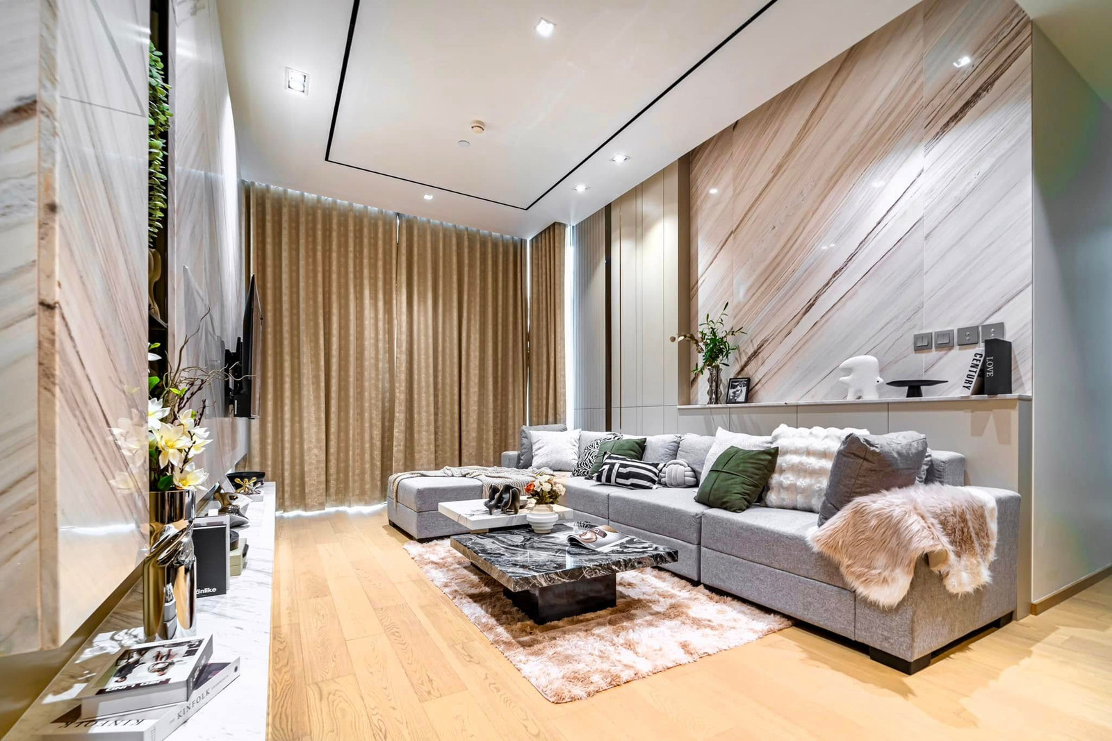 28 Chidlom | Super Luxury condominium in the heart of Chidlom.