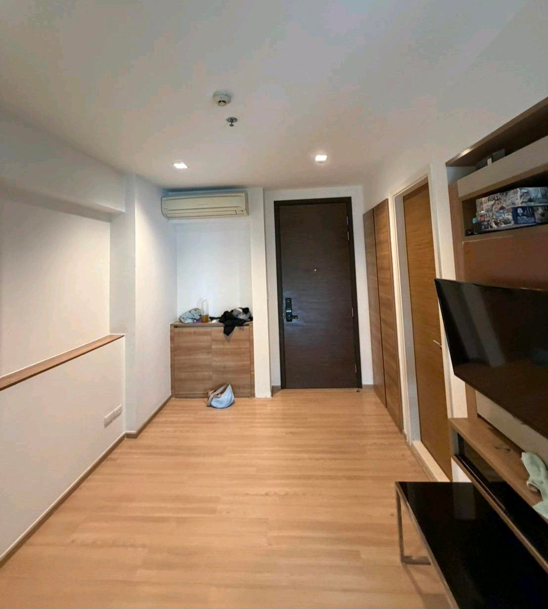 Urgent sale!! Cheap price, free transfer, size 45 sq m., near BTS Ari, Condo Rhythm Phahon Ari.