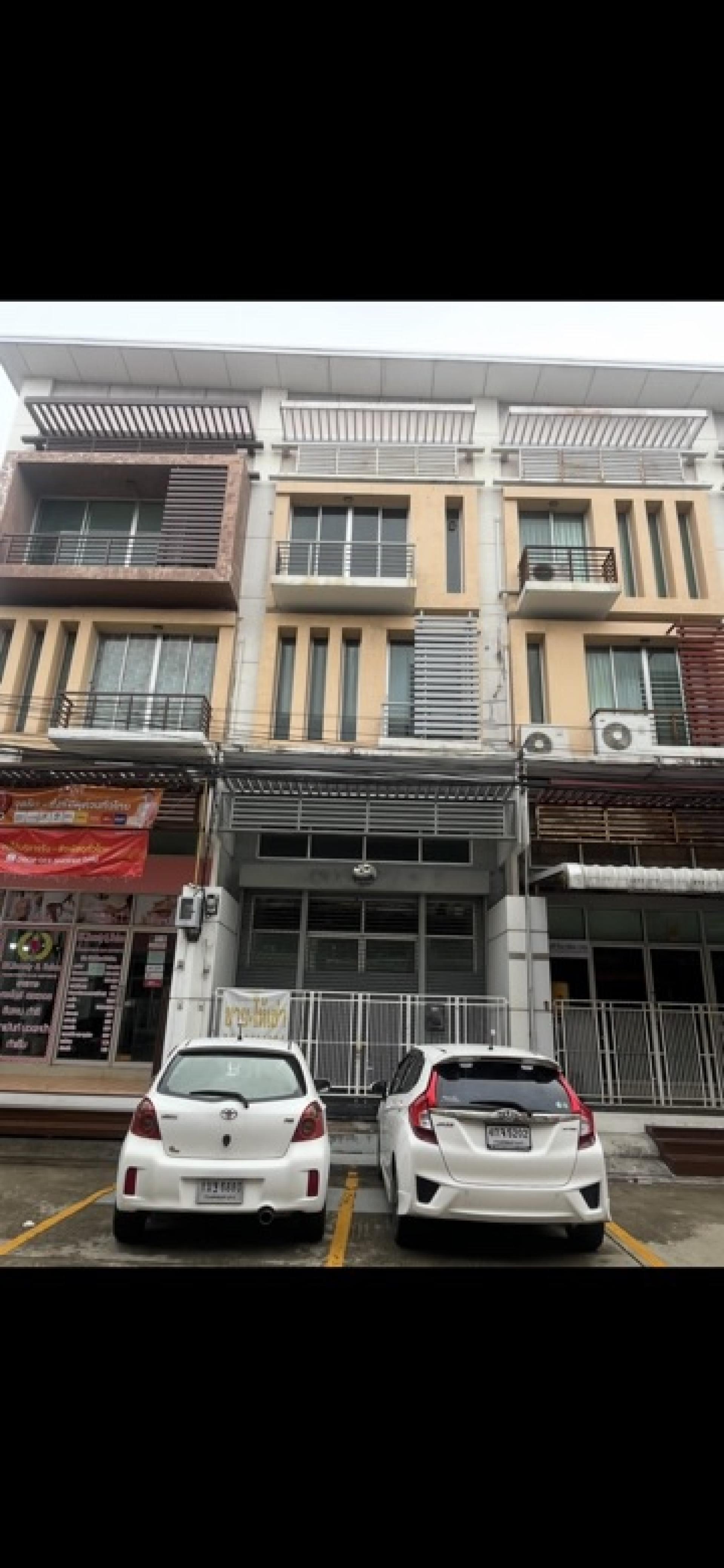 Townhome for sale, 16 sq m, 3 and a half floors.