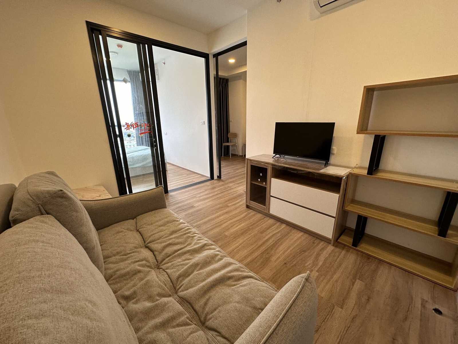 For Rent!!! | THE STAGE Mindscape Ratchada - Huai Khwang |🏡✨ Modern 1-bedroom condo on the 20th floor, just 250 meters from MRT Huai Khwang. Enjoy convenient city living with premium facilities including an Onsen, – รูปที่ 2