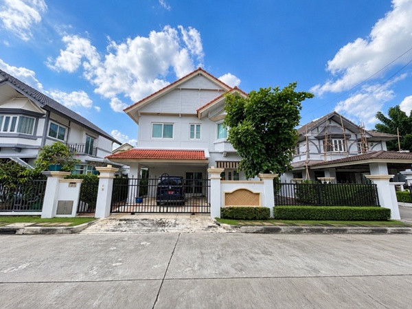 SH 1286 House for sale Laddarom Watcharapol 3