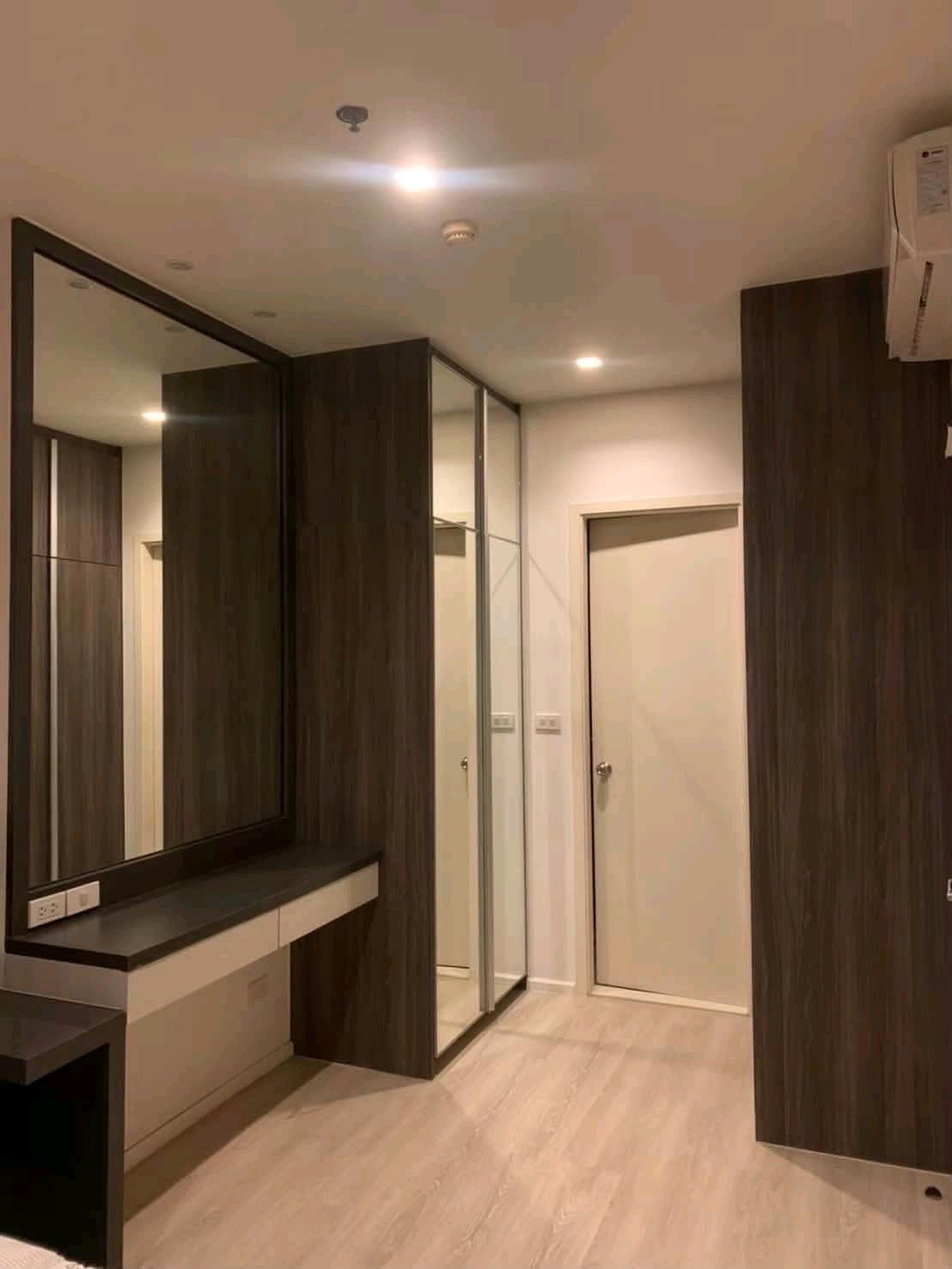 📍ให้เช่า ควินน์ คอนโด รัชดา 17✨ ห้องชั้น 25 วิวสูง ห้องกว้าง 35 ตร.ม. ใกล้ MRT สุทธิสาร เดินทางสะดวก ใกล้แหล่งของกินและอาคารสำนักงาน!สถานที่ใกล้เคียง 🚇 MRT สุทธิสาร 🚇 MRT ห้วยขวาง 🍜 ตลาดเมืองไทยภัทร – รูปที่ 4